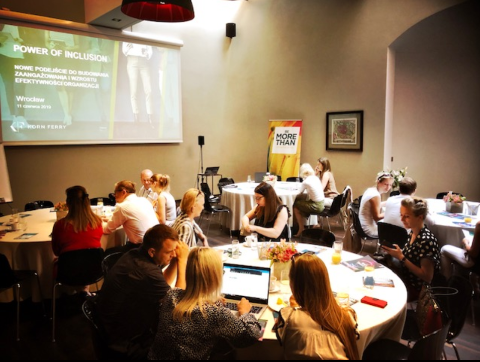 Group of Vesuvius employees at the meeting Diversity and Inclusion in the workplace